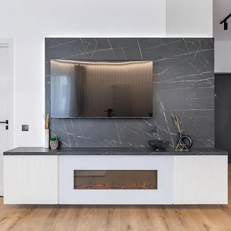 Modern B&c Apartment